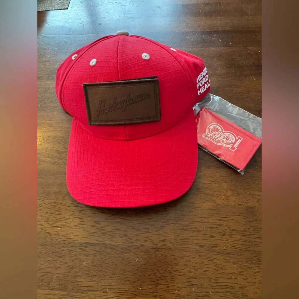 NWT. Detroit Red Wings Hockey Hockeytown hat